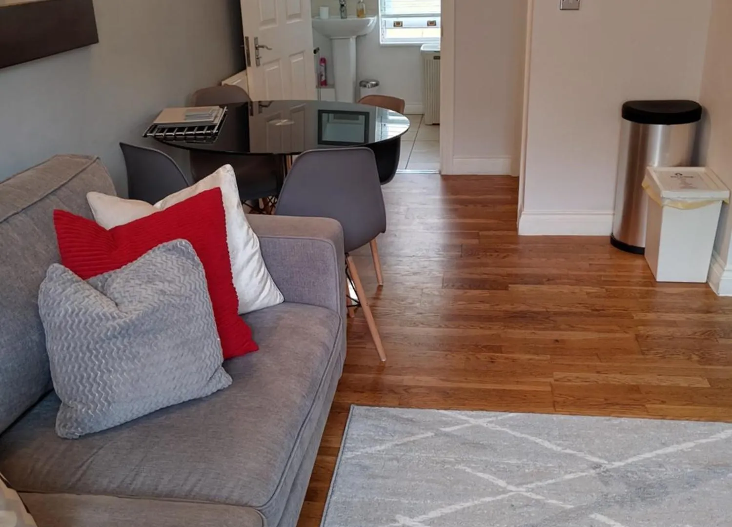 The Bath House Apartments - Free 1St Breakfast - Free Parking