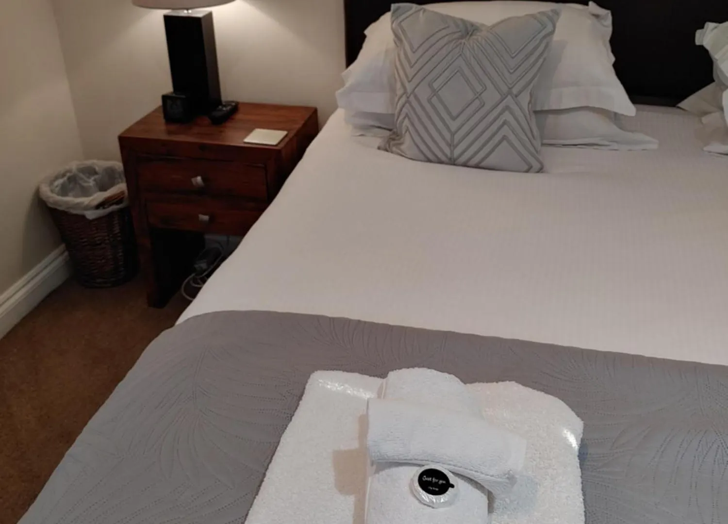 The Bath House Apartments - Free 1St Breakfast - Free Parking