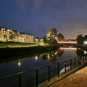  Apartment Riverside